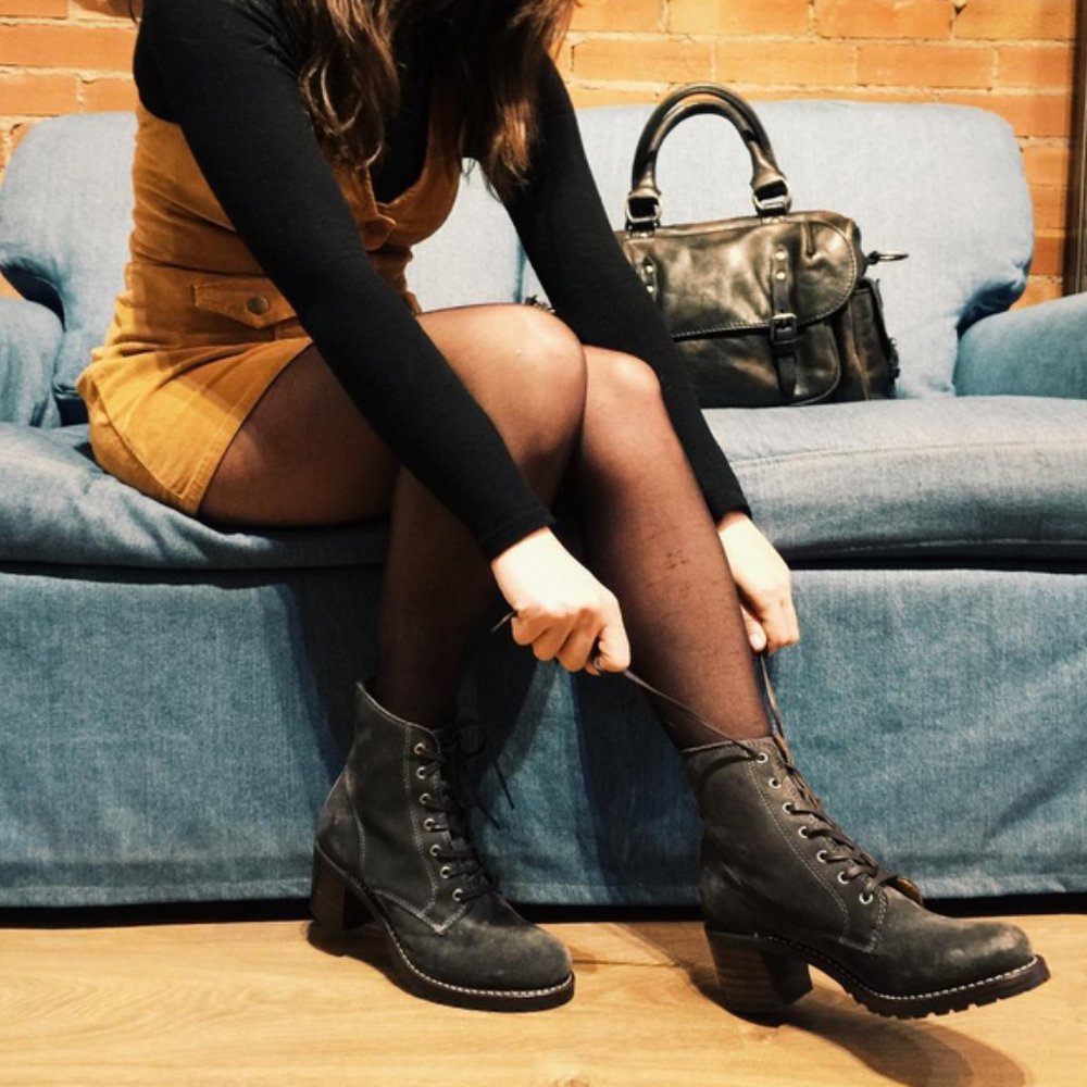 Frye Sabrina 6G Black Lace Up Combat Ankle Bootie - Picture 8 of 16